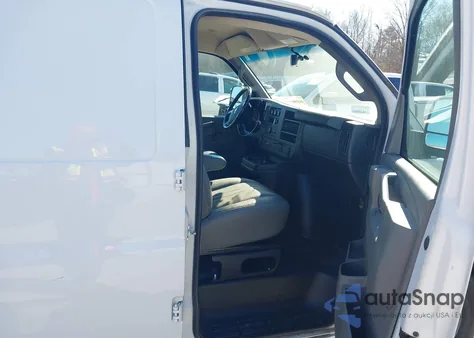 2019 Chevrolet Express 2500 Work Van из США, поврежденный, VIN 1GCWGAFG9K1334735